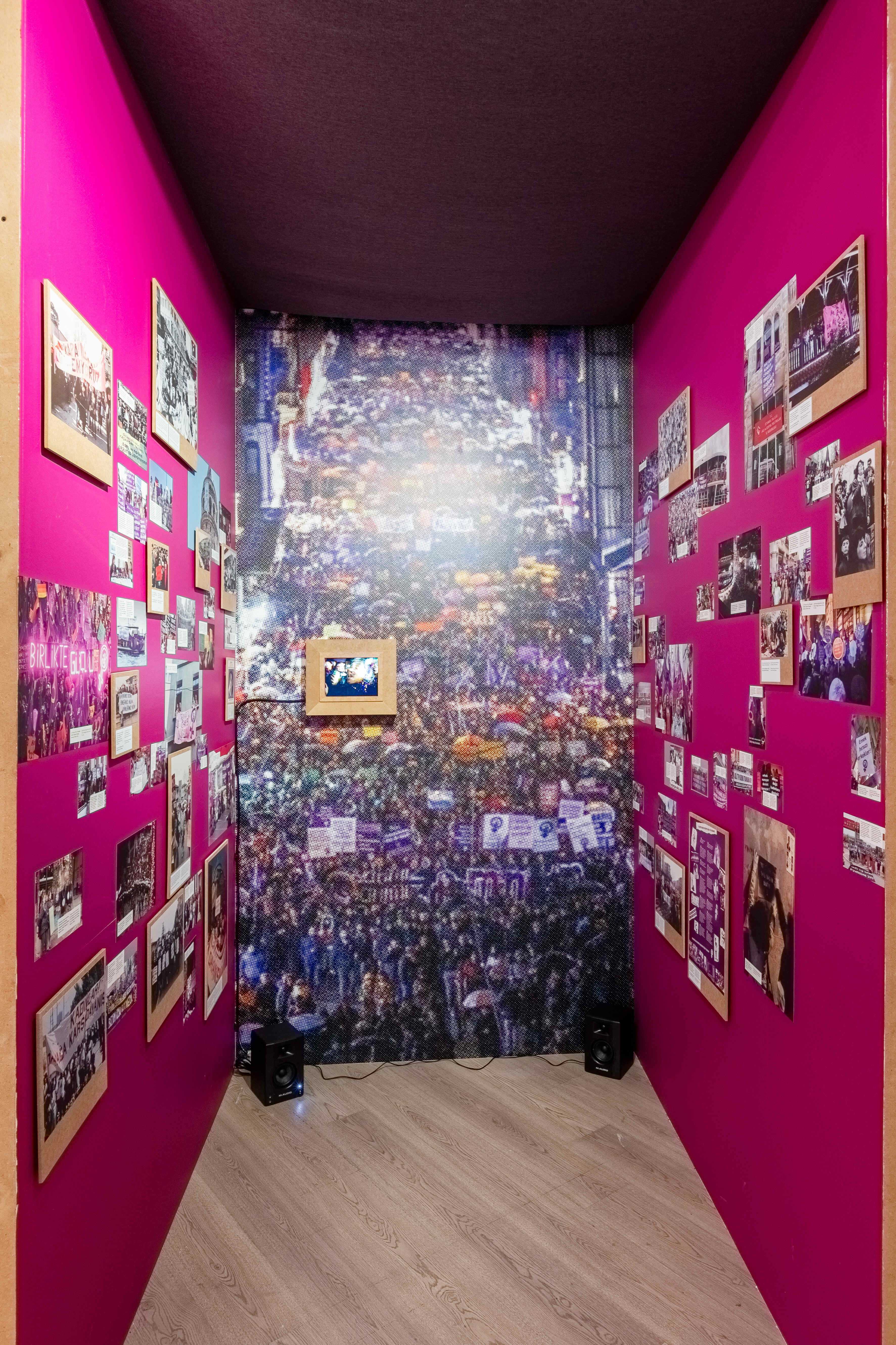 In Time/On Ground by Merve Elveren and Çağla Özbek. Photograph by Sahir Ugur Eren