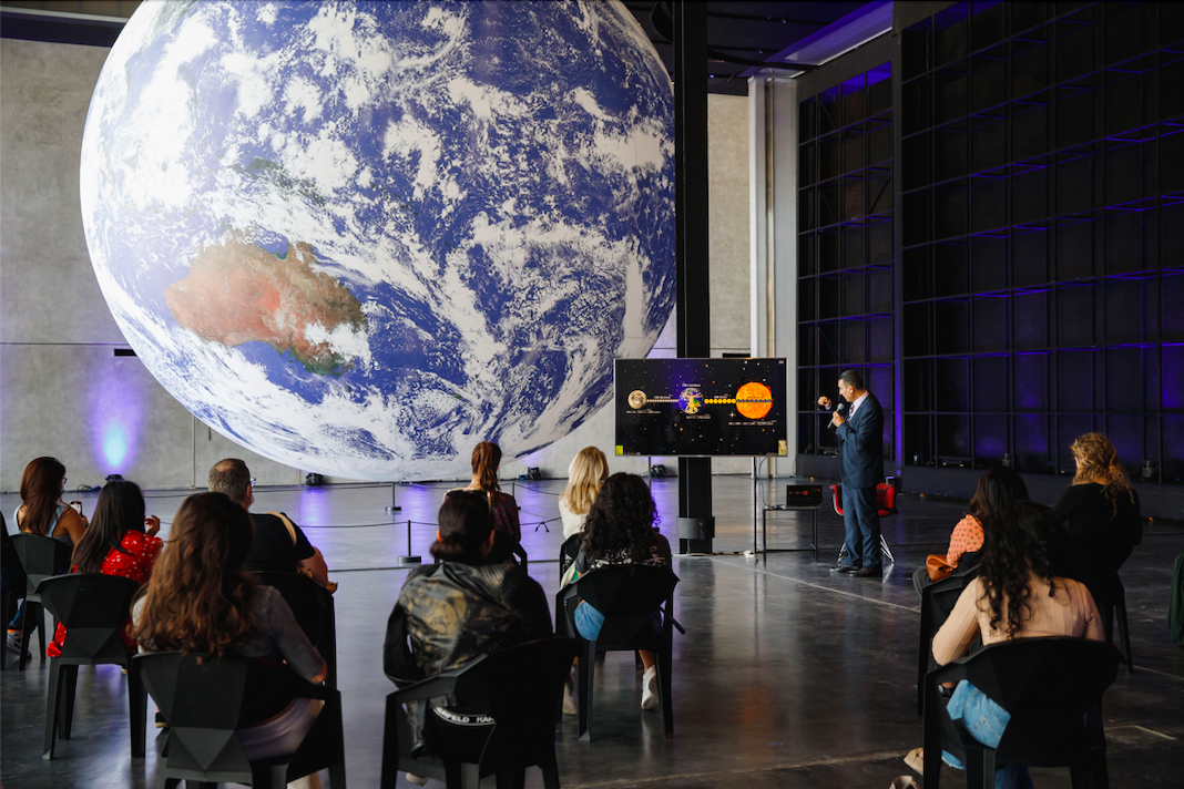 Dr Mashhoor Ahmad al-Wardat giving his talk "From Gaia to Gaia"