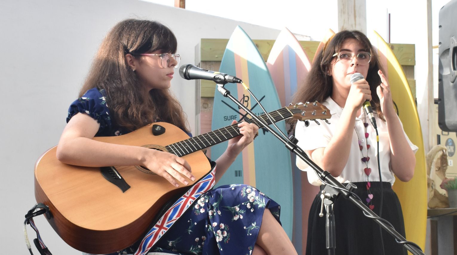 Live Performance: Seaside Feels