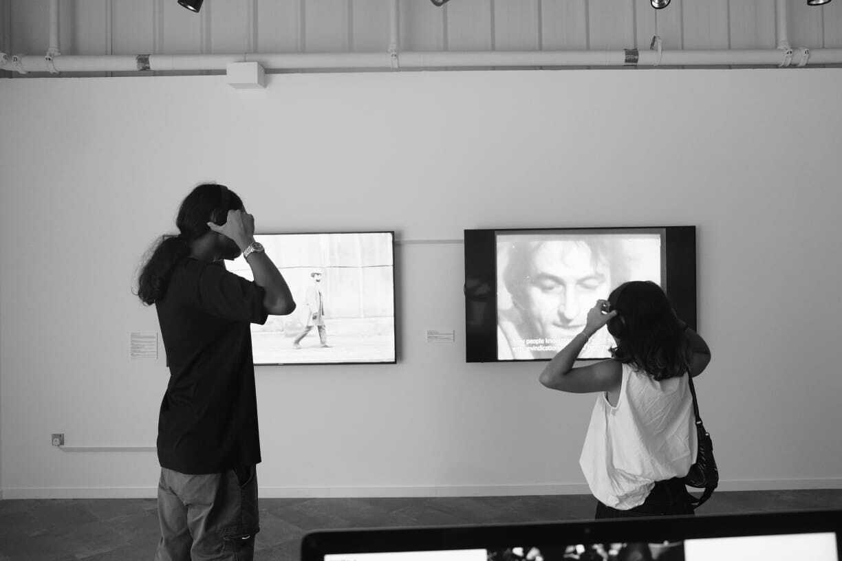 Visual Conversations: Interpreting Art Through Drawing