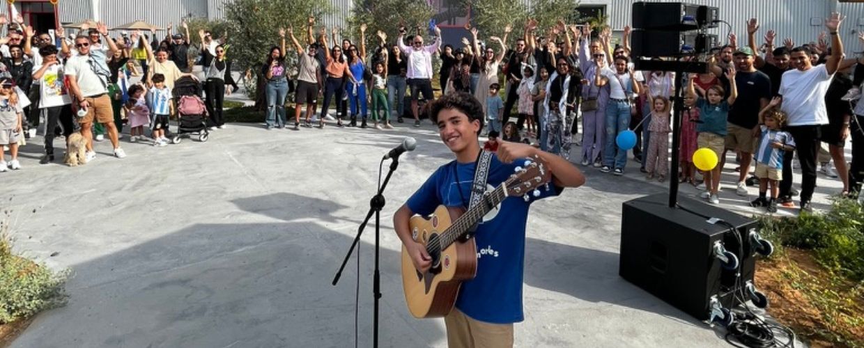 Music Performance by Soli Y