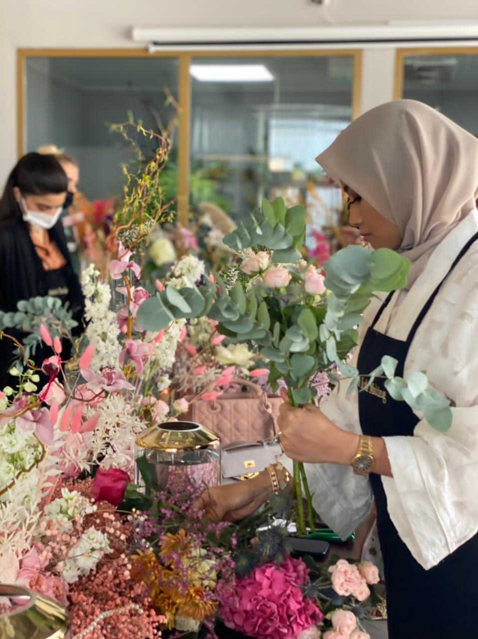 Candle Vase Composition Workshop