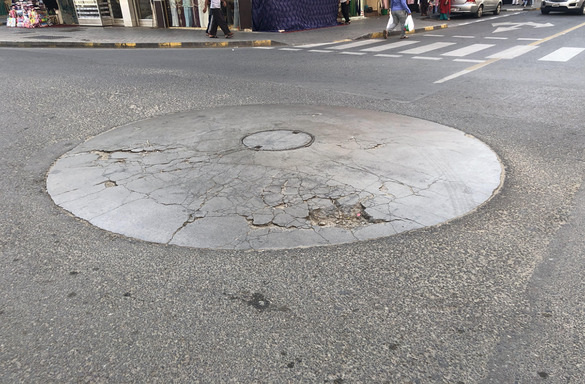 Roaming, a photo essay by Liao Fei, is a culmination of his research and observations from his frequent walks through Dubai