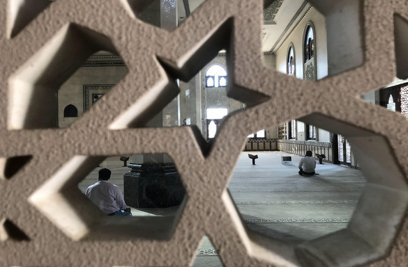 Roaming, a photo essay by Liao Fei, is a culmination of his research and observations from his frequent walks through Dubai